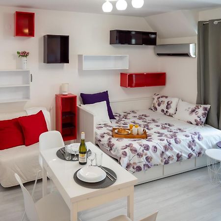 소피아 Colorful Studio With Balcony - Free Parking 아파트 외부 사진