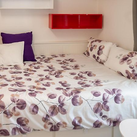 소피아 Colorful Studio With Balcony - Free Parking 아파트 외부 사진