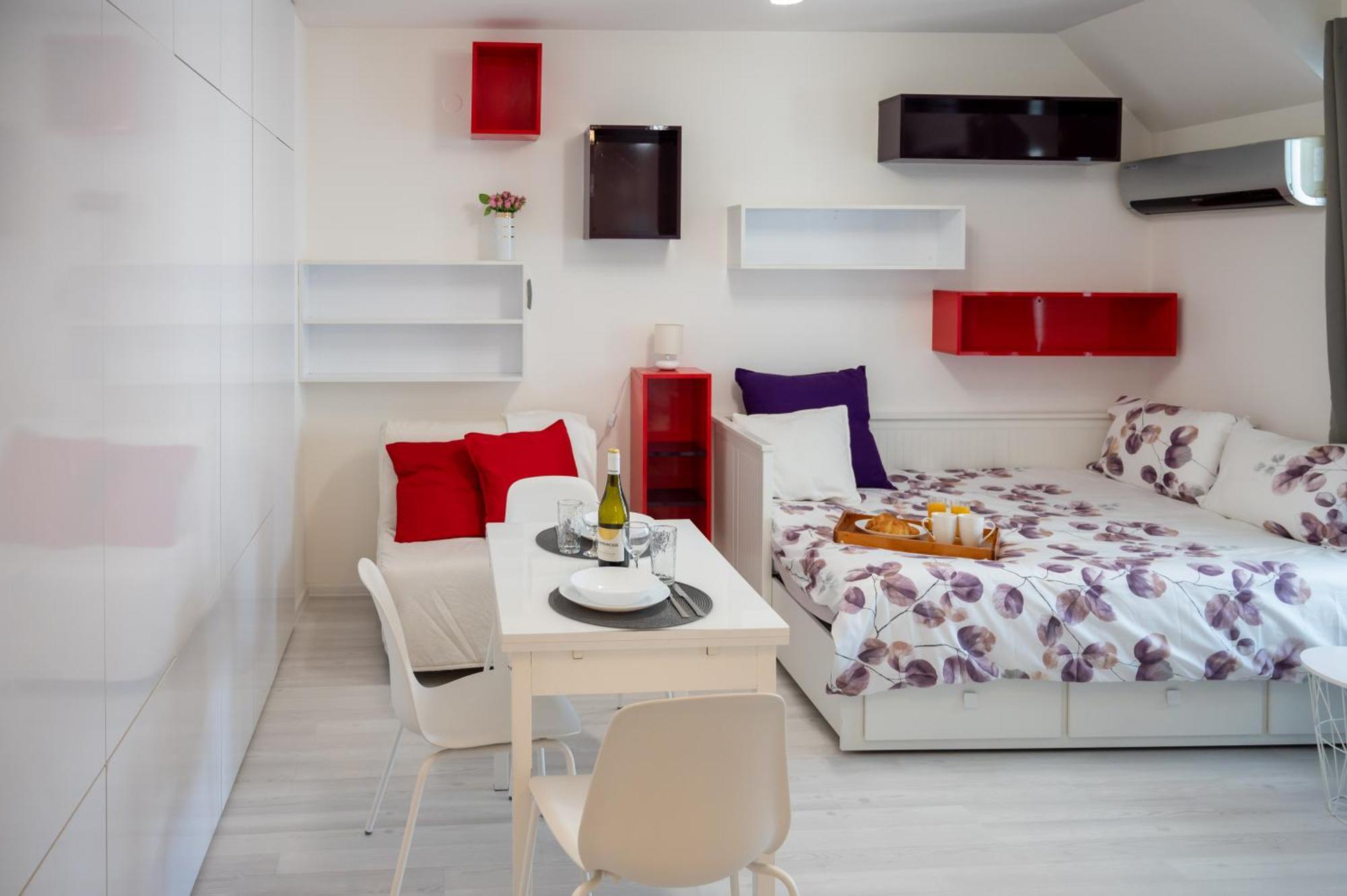 소피아 Colorful Studio With Balcony - Free Parking 아파트 외부 사진