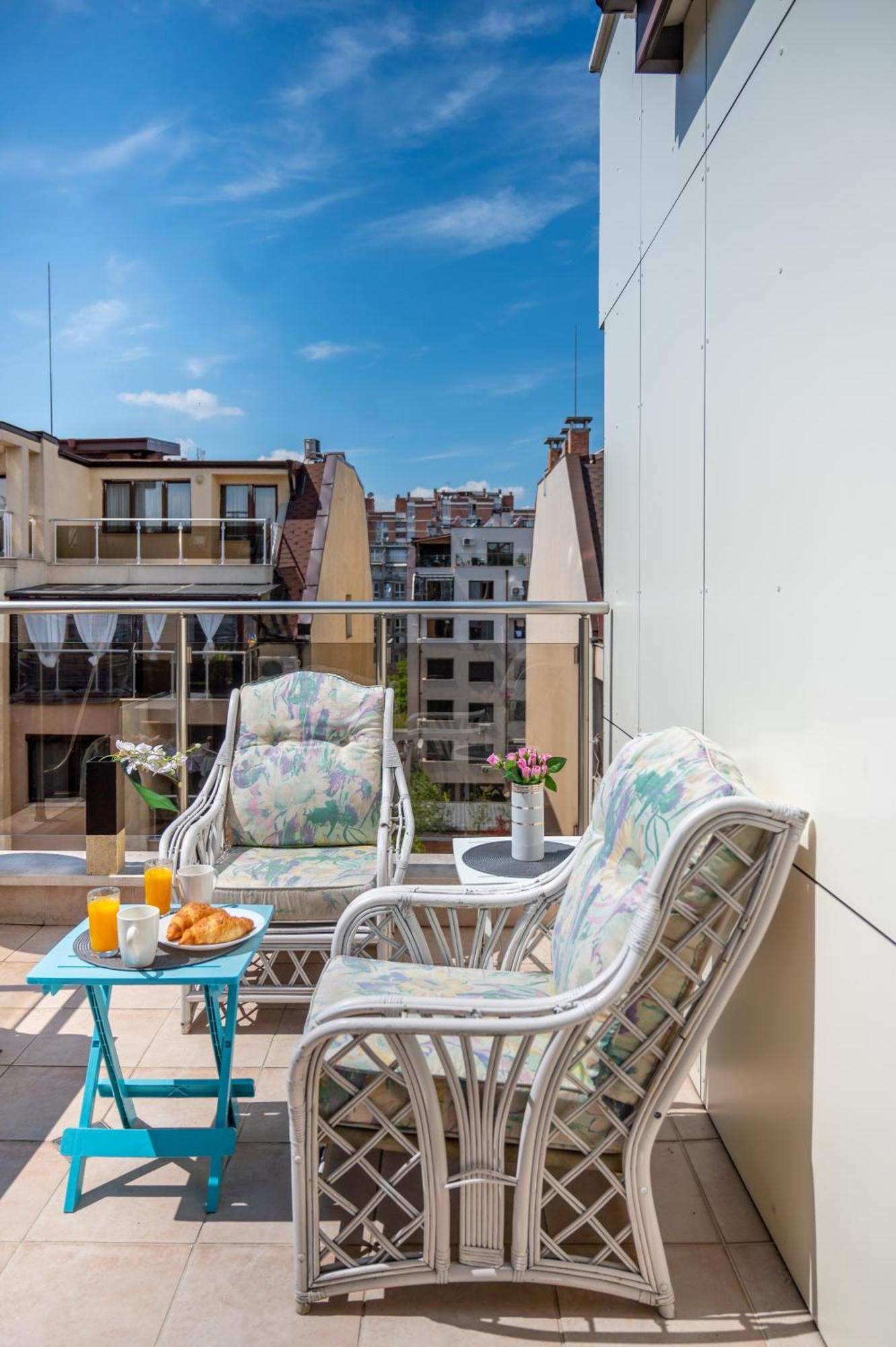 소피아 Colorful Studio With Balcony - Free Parking 아파트 외부 사진