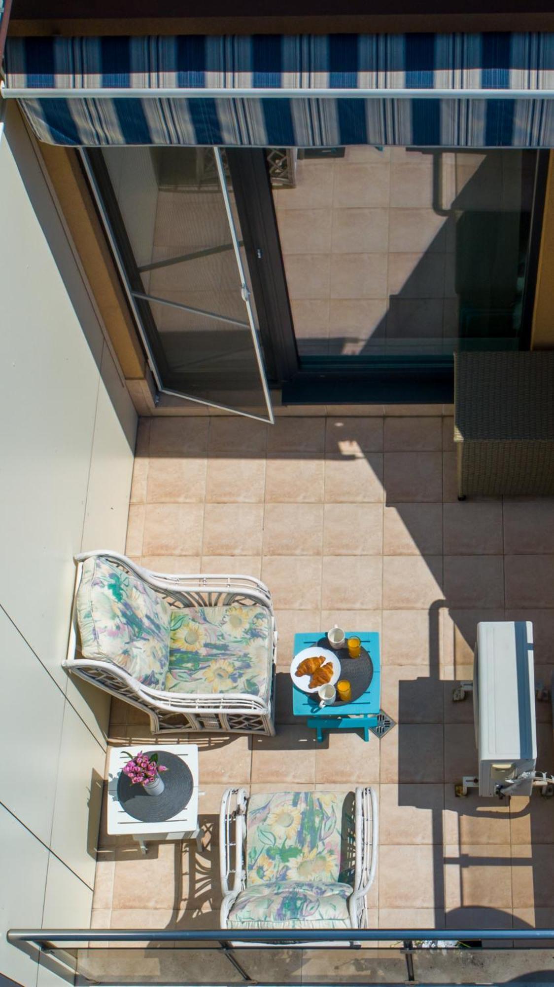 소피아 Colorful Studio With Balcony - Free Parking 아파트 외부 사진